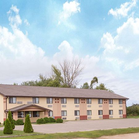Super 8 By Wyndham Austin Mn Hotel Exterior photo