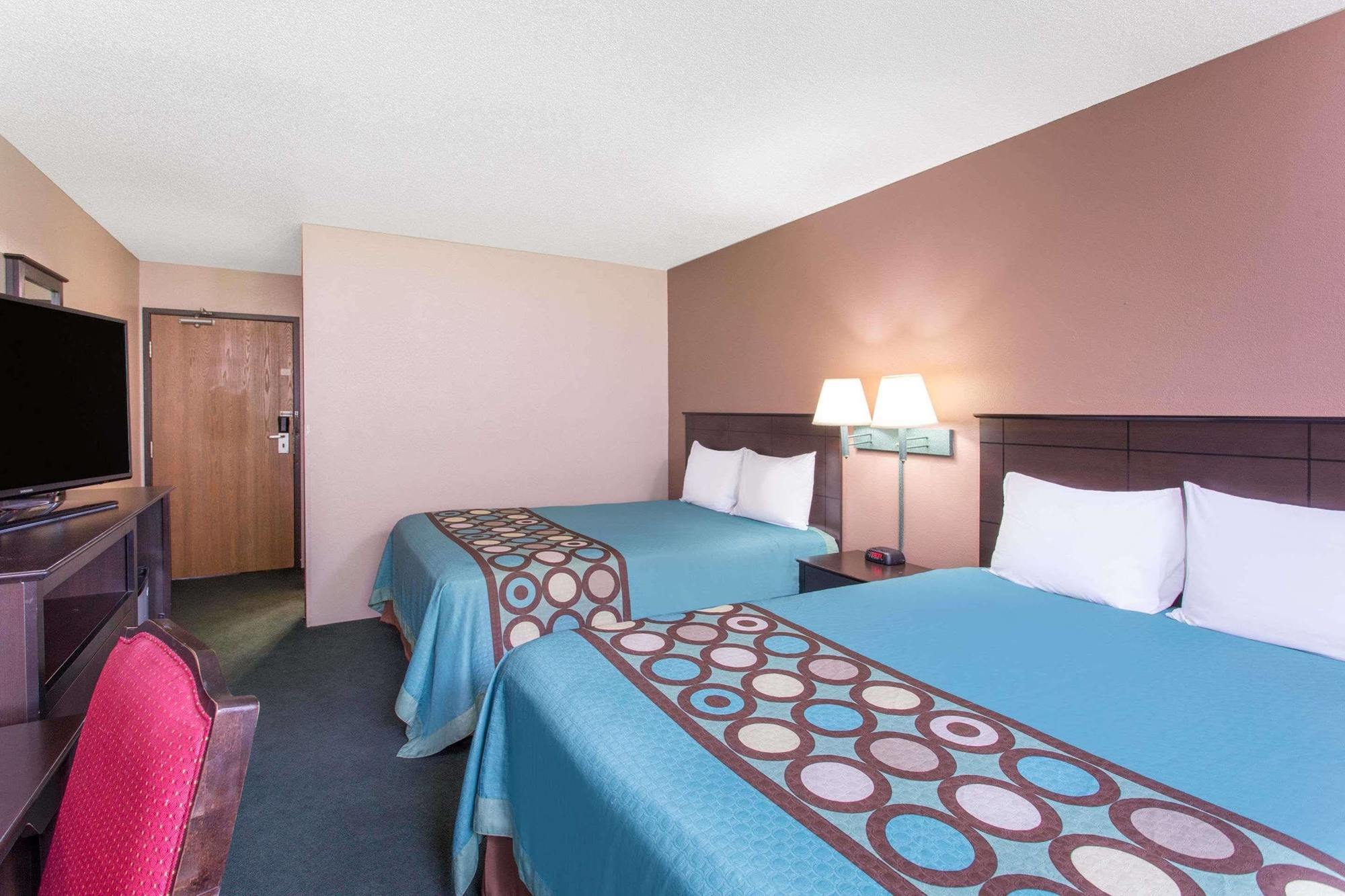 Super 8 By Wyndham Austin Mn Hotel Exterior photo